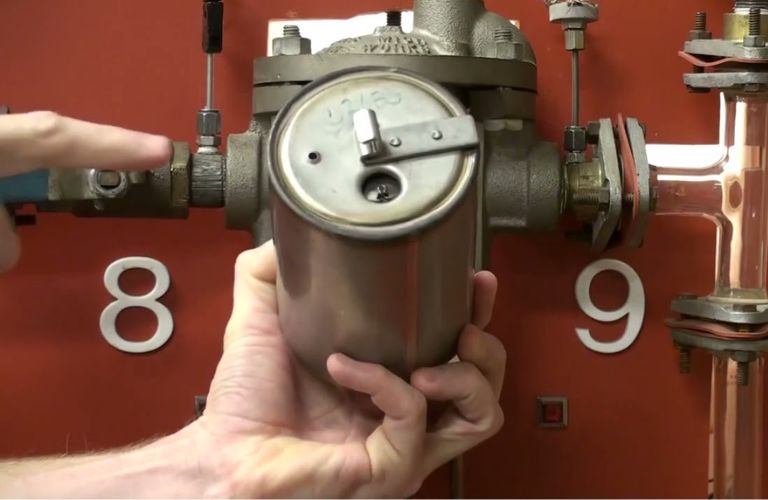 Đường ống hơi chính và hệ thống phân phối hơi