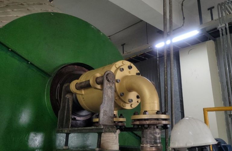 Khớp nối xoay sử dụng hệ thống phớt làm kín kết hợp với lò xo để ngăn chặn rò rỉ