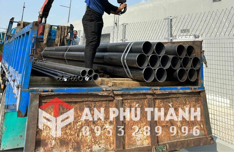 Vận chuyển ống thép hàn