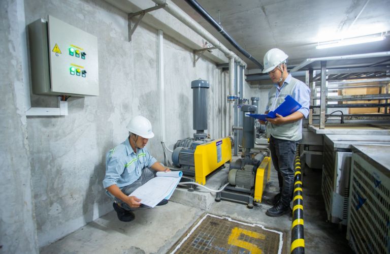 Kiểm tra áp suất và nhiệt độ làm việc